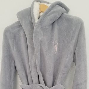 VS Super soft fleece robe w/ adjustable tie